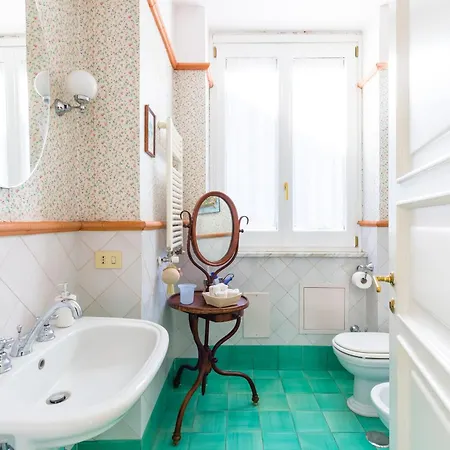 Residenza Capano Charming House By Napoliapartments アパート